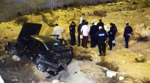 Gaziantep Haberleri: Şarampole devrilen otomobilin sürücüsü öldü 23