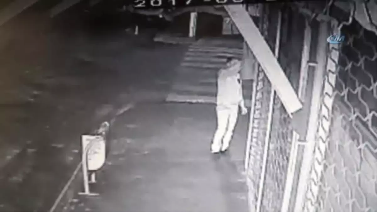 Gazipaşa'da Esnafı Tedirgin Eden Meczup Kamerada