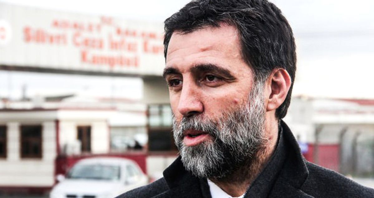 Hakan Şükür'ün 'İstifa' Kararı Sosyal Medyada Dalga Konusu Oldu