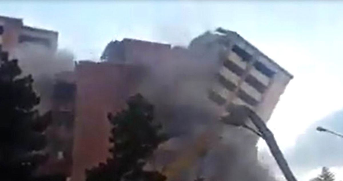 Sivas'ta Eski Hastane Binasının Yıkımı Sırasında Vatandaşlar Panik Yaşadı