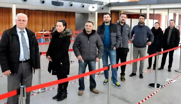 Nürnberg'de İlk Oyu Başkonsolos Kül Kullandı Nürnberg'de İlk Oyu Başkonsolos Kül Kullandı