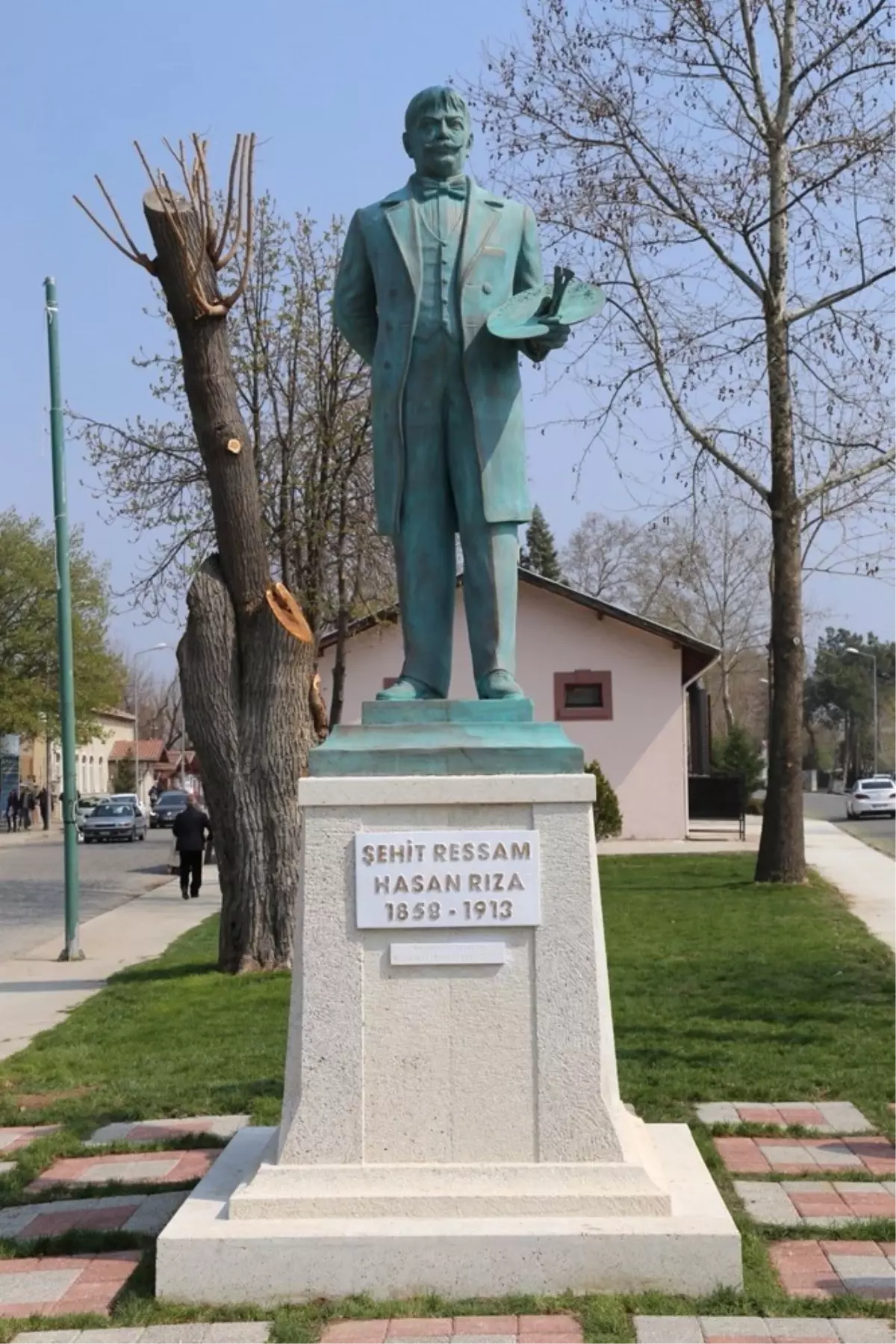 Şehit Ressam Hasan Rıza'nın Heykeli Açıldı