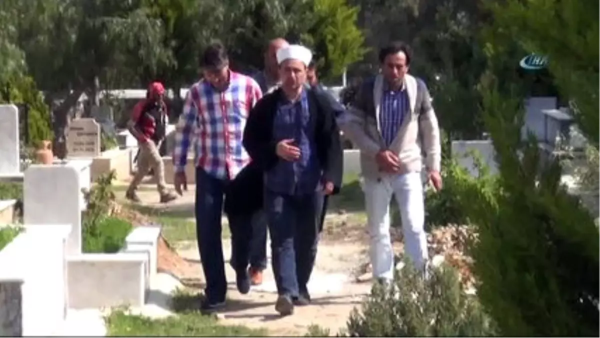 Ünlü Karikatürist Bedri Koraman'ın Mezarı Böyle Açıldı