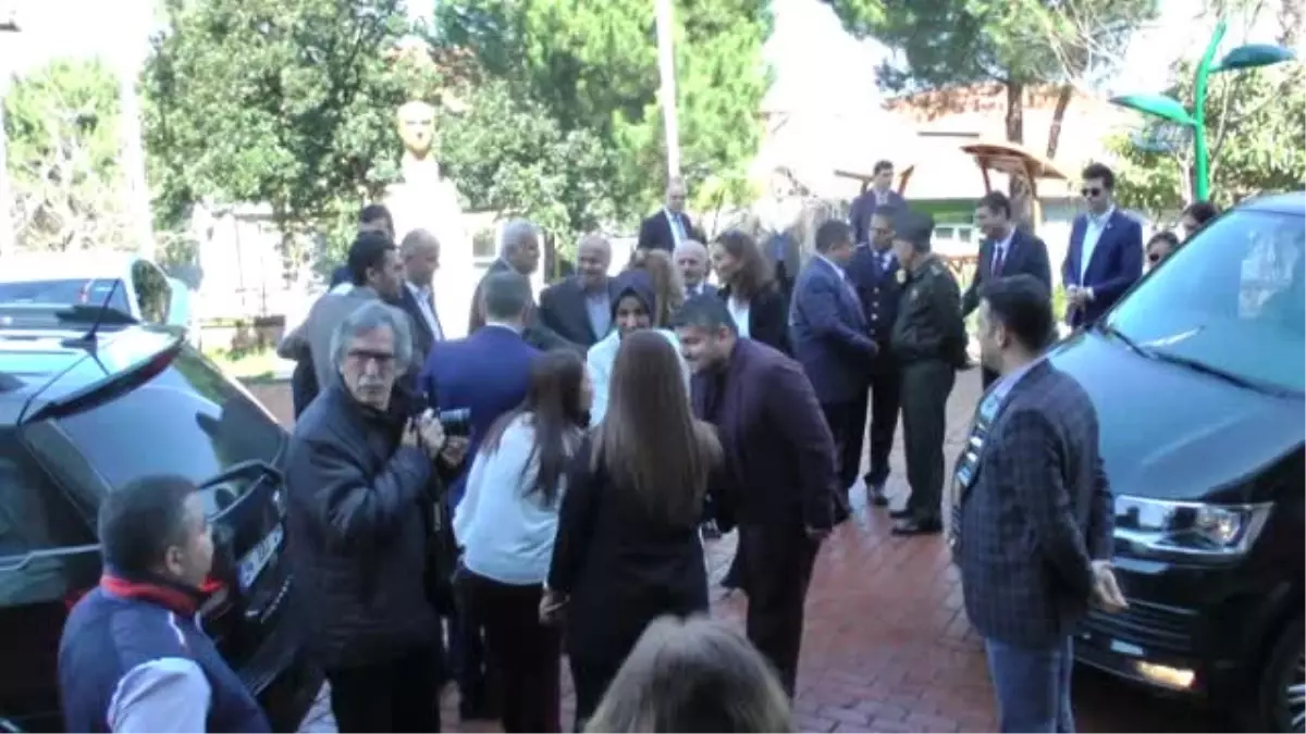Başbakan Yıldırım'ın Kardeşi ve Kızı Akçakoca'da