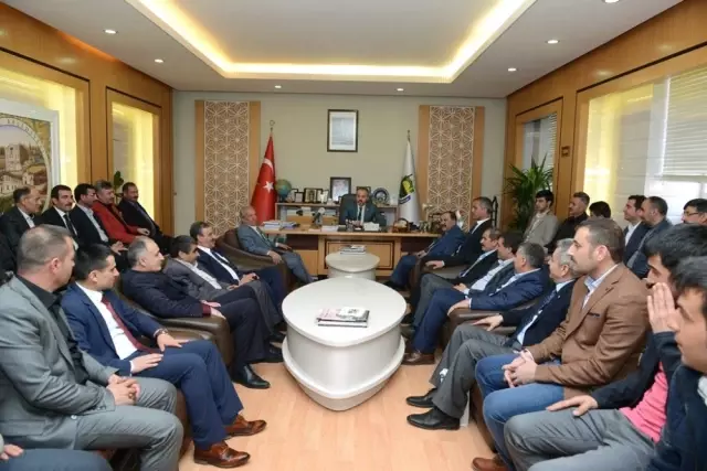 Doğubayazıtlı İş Adamlarını Ağırlayan Aktaş Açıklaması Doğubayazıtlı İş Adamlarını Ağırlayan Aktaş Açıklaması