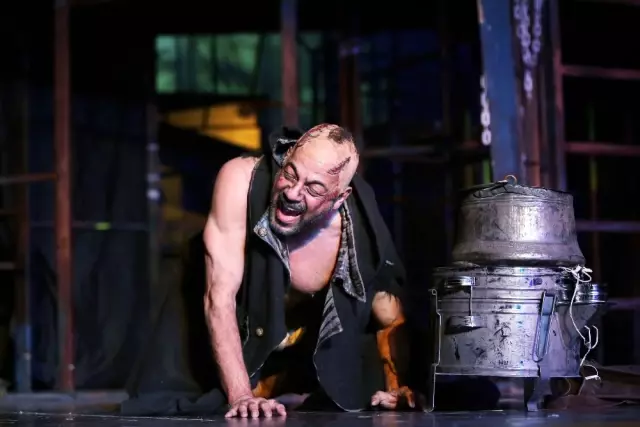 Dünya Tiyatro Günü'ne 'Frankenstein' Damgası Dünya Tiyatro Günü'ne 'Frankenstein' Damgası