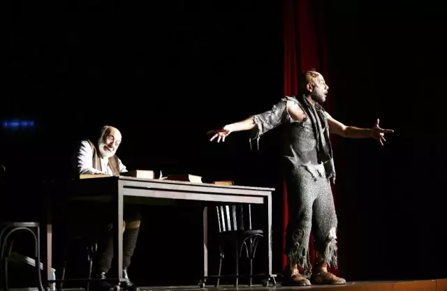 Dünya Tiyatro Günü'ne 'Frankenstein' Damgası Dünya Tiyatro Günü'ne 'Frankenstein' Damgası