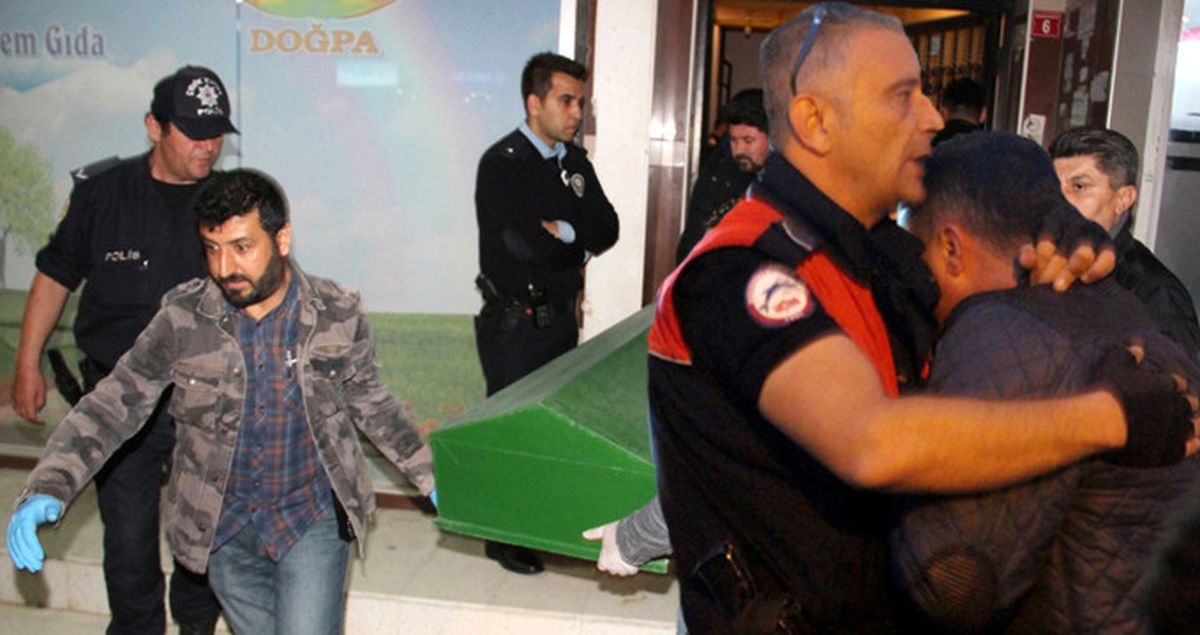 Eski Eşini ve Kızını Öldürüp İntihara Kalkıştı
