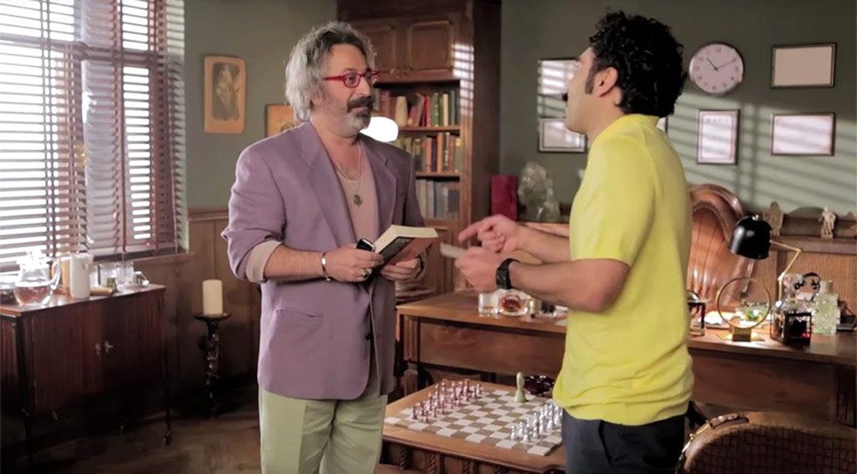 Cem Yılmaz'ın Yeni Filmindeki Sigara Sahnesi Başına İş Açtı