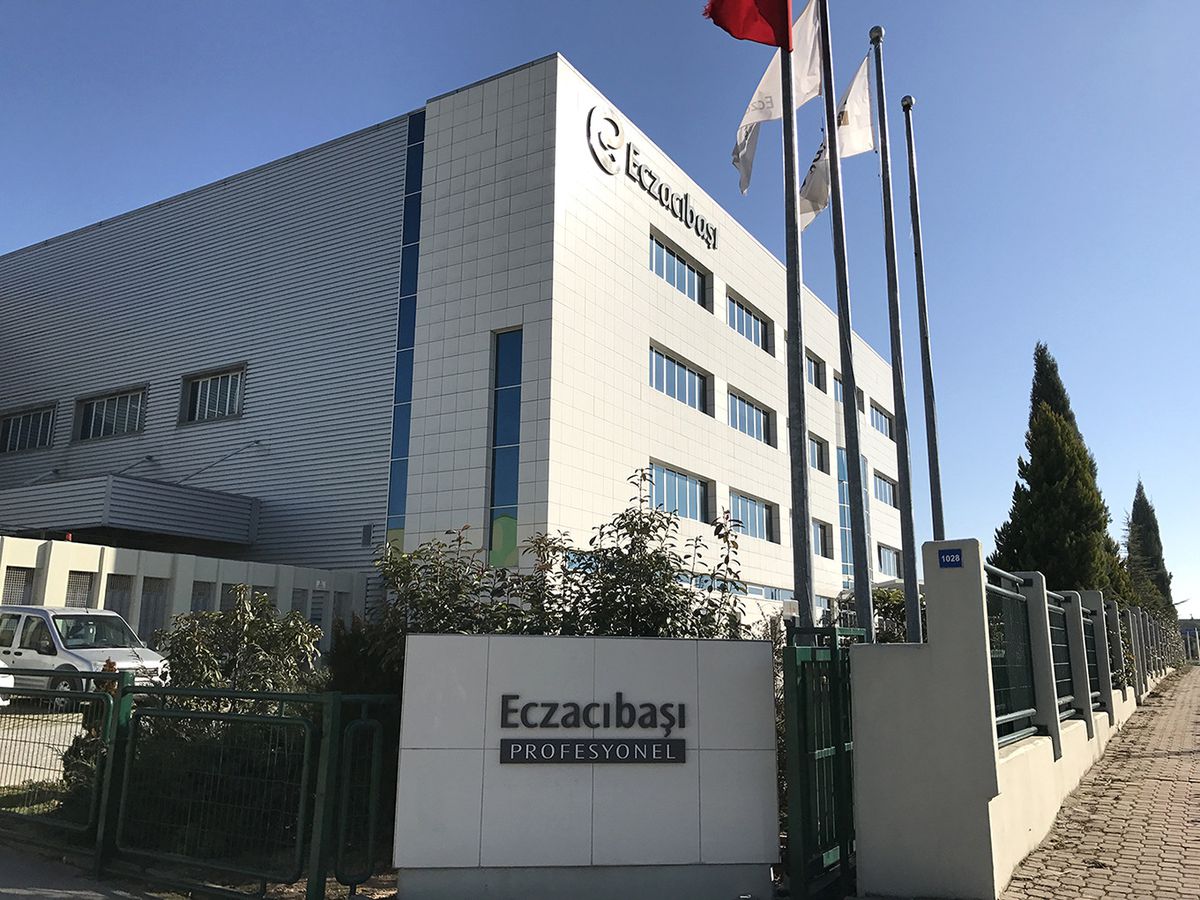 Eczacıbaşı Profesyonel, çevre için ışıklarını kapattı