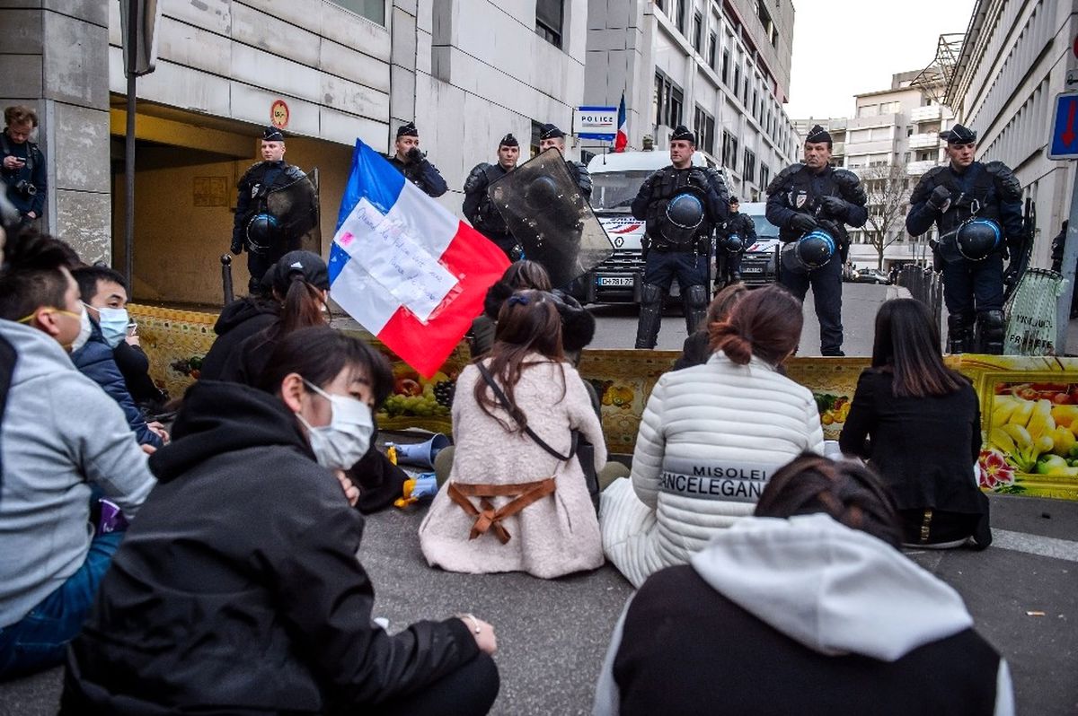 Fransız Polislerin Öldürdüğü Çinli, Paris'te Yaşayanları Sokaklara Döktü