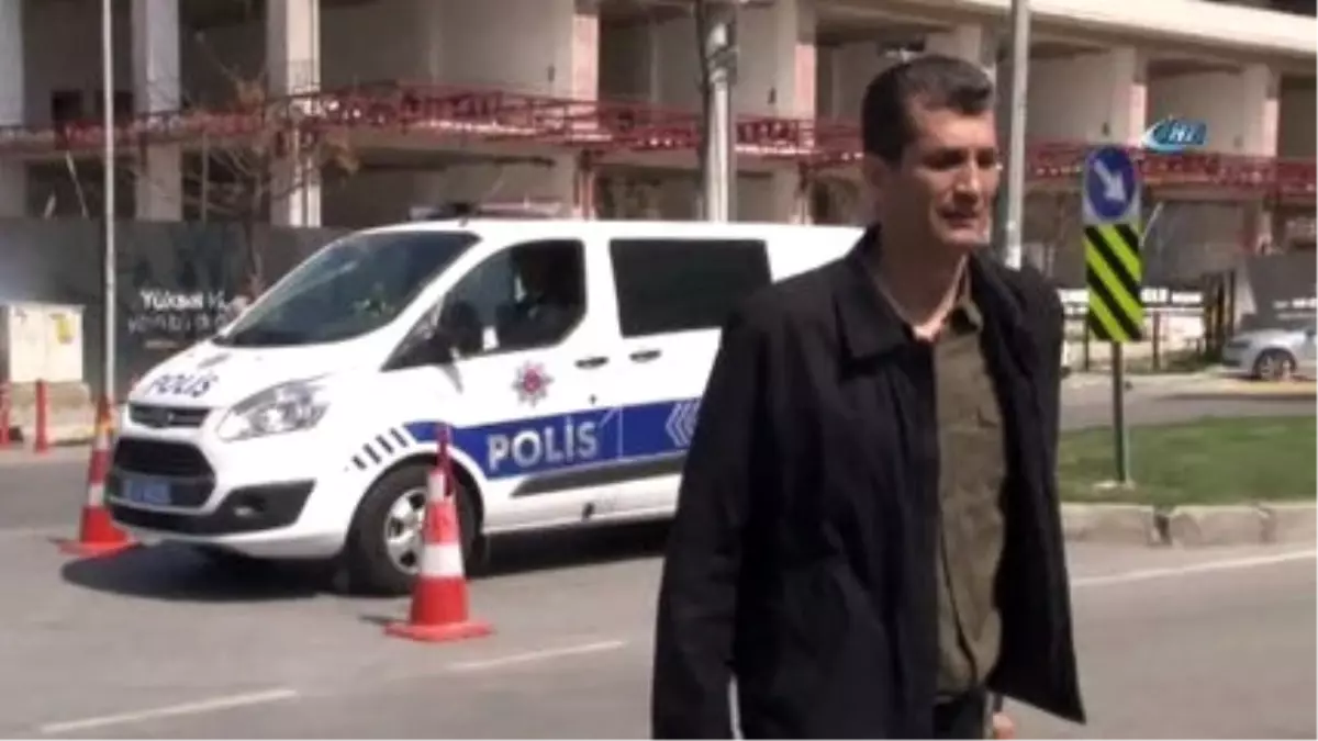 İzmir Adliyesi'nde Yaralandığı Yere Aylar Sonra Geldi