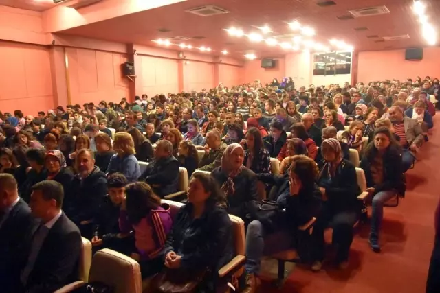 Kocamın Nişanlısı Salihli'yi Güldürdü Kocamın Nişanlısı Salihli'yi Güldürdü