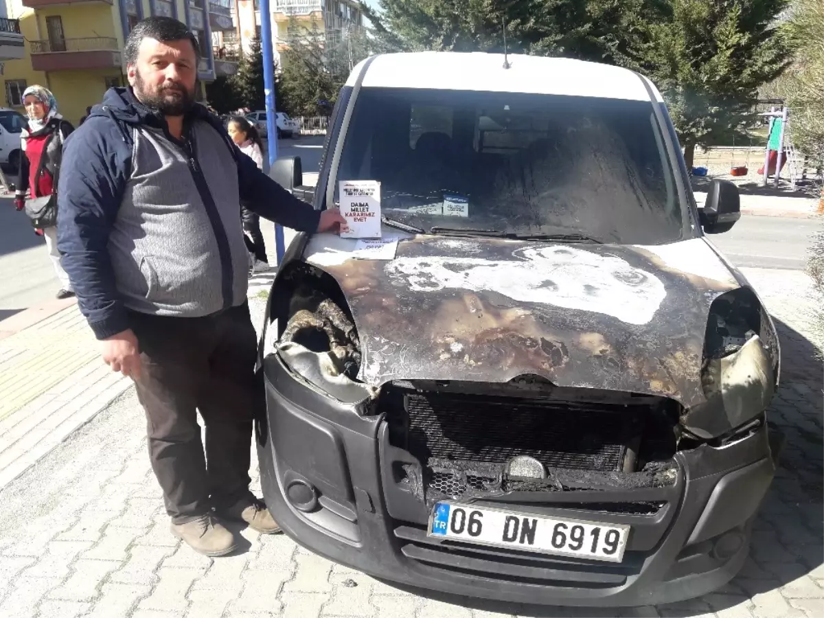 Balıkçı 'Evet' Afişleri Astığı Otomobilinin Kundaklandığını İddia Etti