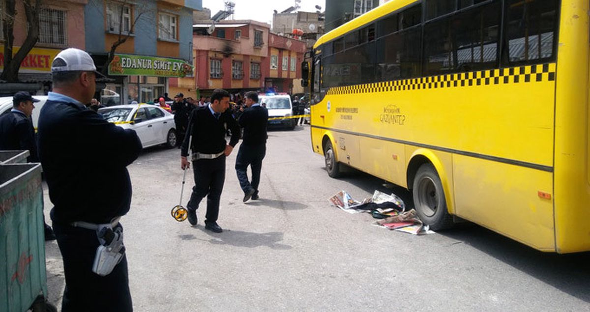 Ağabeyi ile Okula Giden Çocuk, Halk Otobüsünün Çarpmasıyla Can Verdi