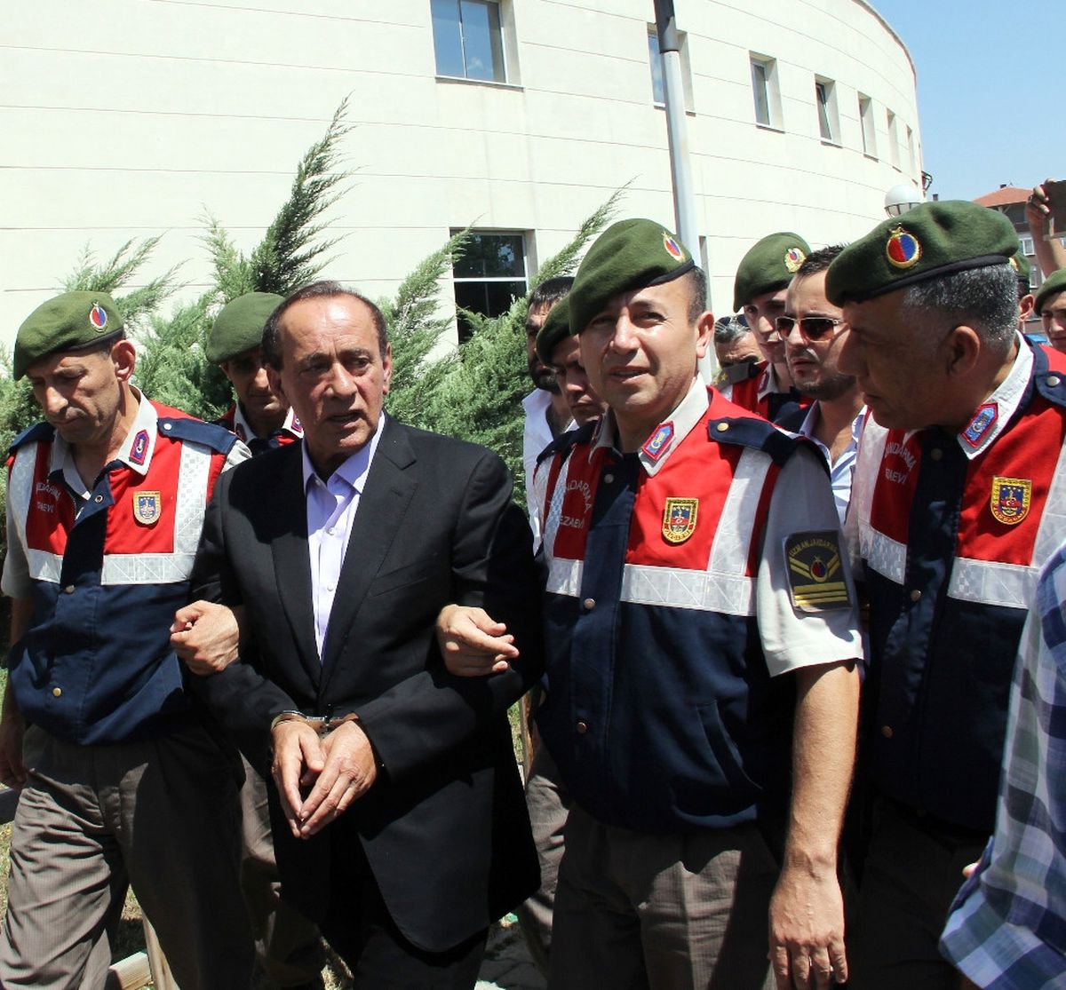 Alaattin Çakıcı'ya Cumhurbaşkanı'na Hakaretten Hapis Cezası