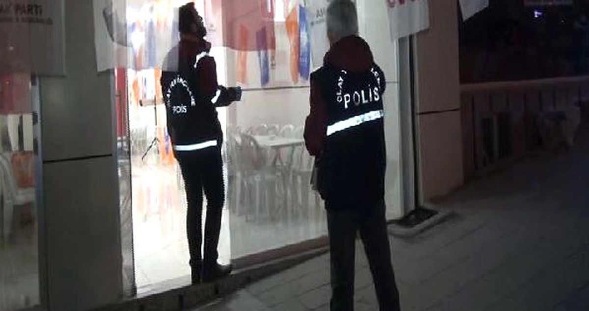 İstanbul'da AK Parti Seçim Bürosu Önünde Silahlı Çatışma: 3 Yaralı
