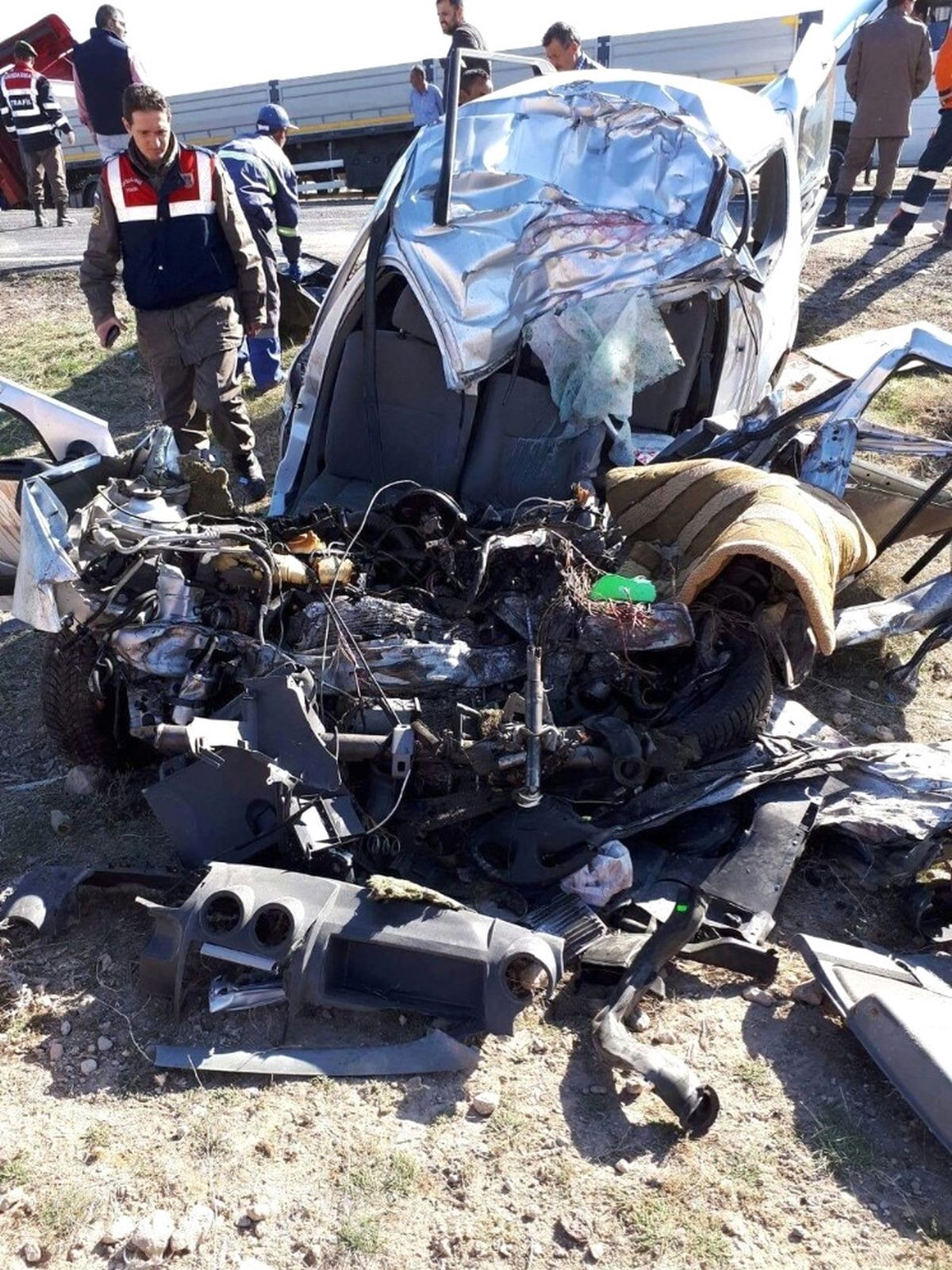 Kayseri'de TIR'la Otomobil Çarpıştı: 2 Ölü, 3 Yaralı