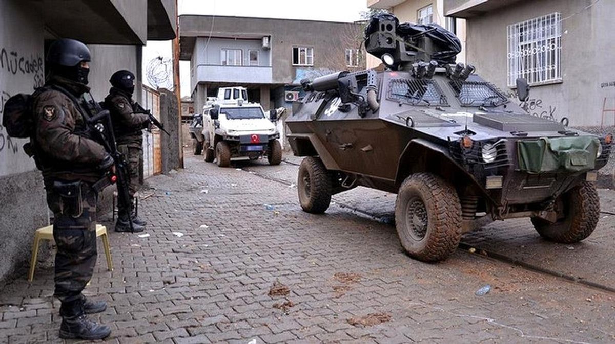 Van'da PKK'lılarla Çatışma Çıktı: 2 Terörist Öldürüldü