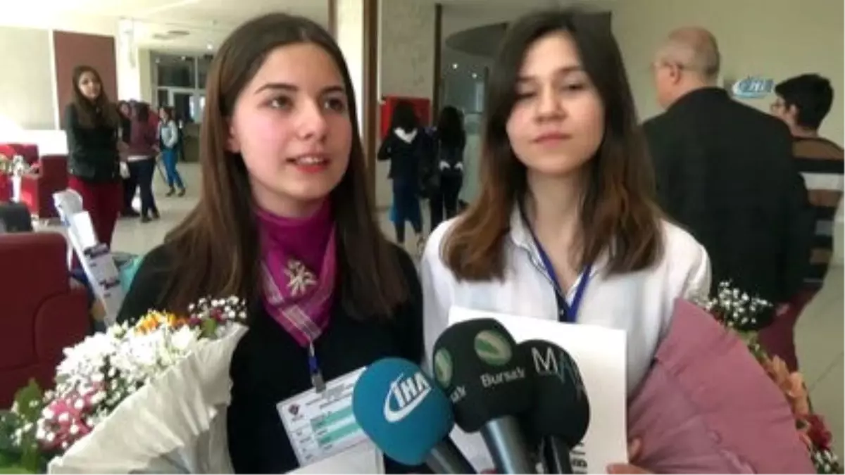 Yarışmada Birinci Olan Öğrenci Gözyaşlarını Tutamadı