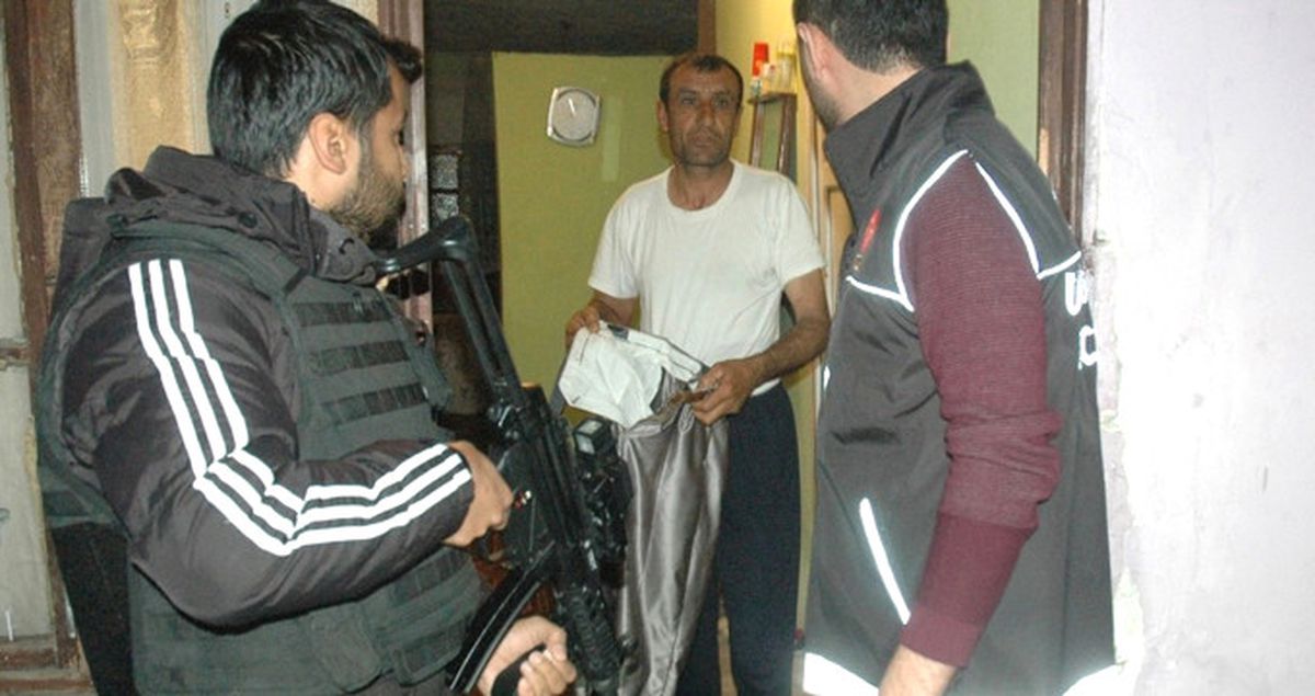 Adana'da Düzenlenen Uyuşturucu Operasyonunda 25 Kişi Gözaltına Alındı