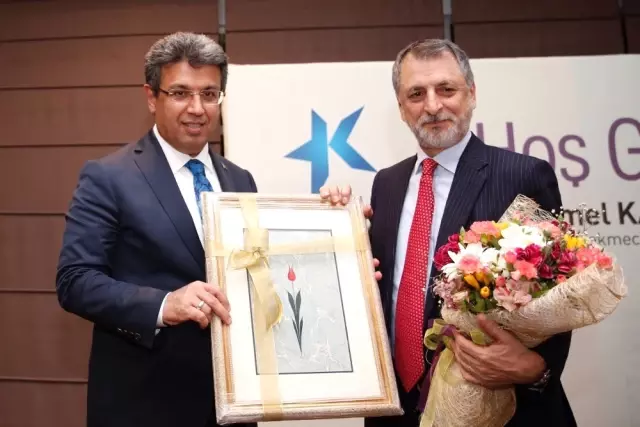 Gazeteci-Yazar Mahmut Övür Yeni Anayasa'yı Anlattı