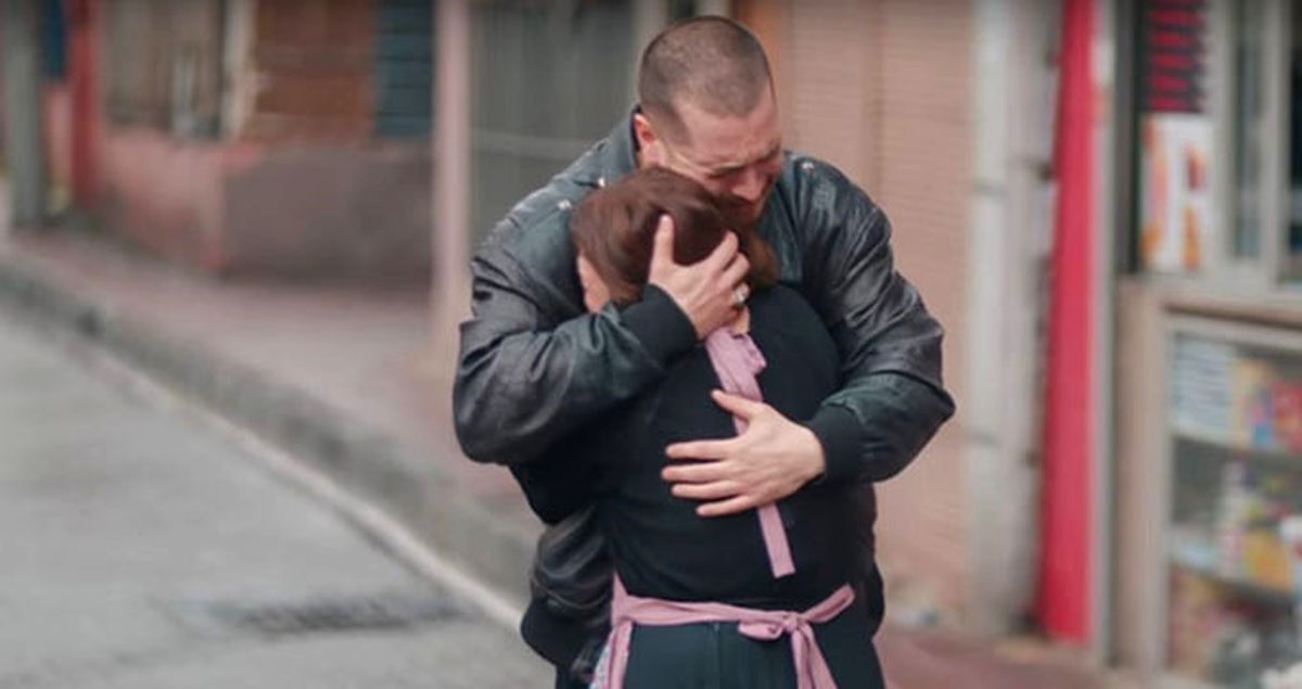 'İçerde'nin 28. Bölüm Fragmanında Ana-Oğlun Göz Yaşartan Kavuşması