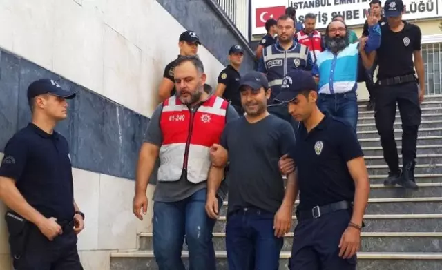 Atilla Taş'ın da Aralarında Bulunduğu 21 Kişi Emniyet Müdürlüğünde