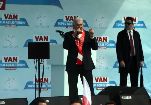 Başbakan Yıldırım: 'Terörün Efendilerinin Kandil'ini Mutlaka Söndüreceğiz' Başbakan Yıldırım: 'Terörün Efendilerinin Kandil'ini Mutlaka Söndüreceğiz'