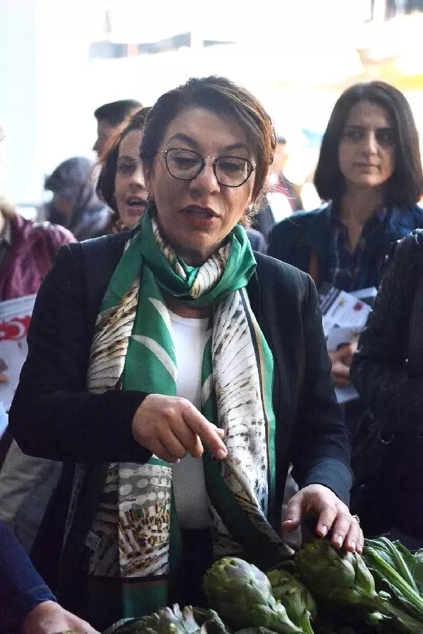 CHP'li Kadınlara Sözlü Taciz İddiası CHP'li Kadınlara Sözlü Taciz İddiası