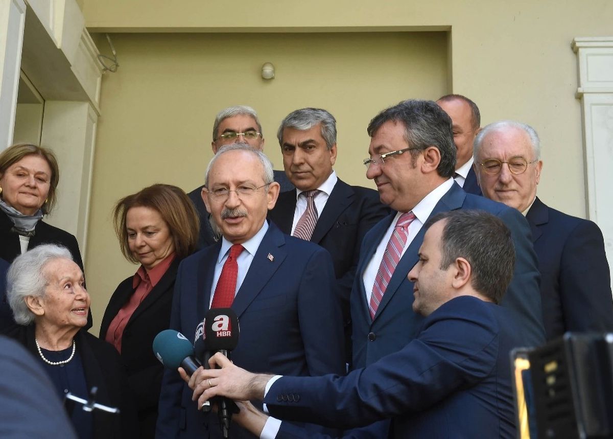 Kemal Kılıçdaroğlu, Celal Bayar'ın Kızı Nilüfer Gürsoy'u Evinde Ziyaret Etti