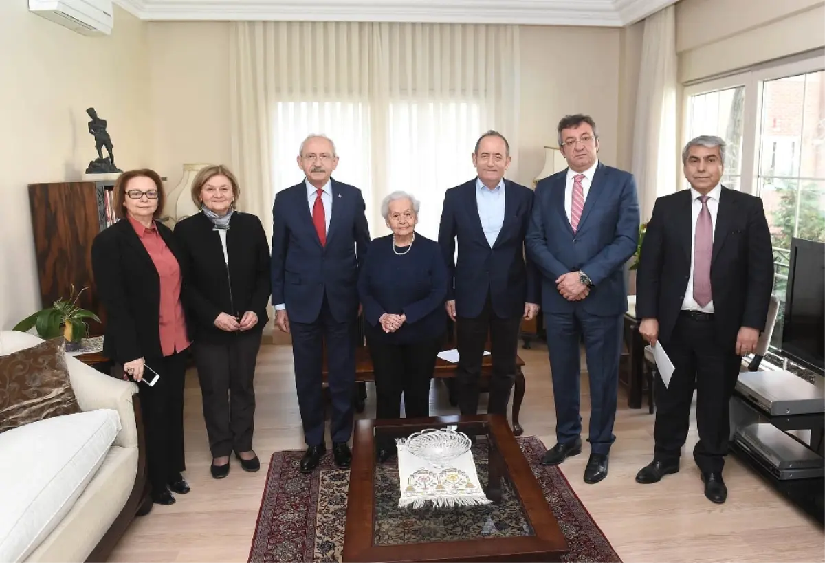 Kılıçdaroğlu, Celal Bayar'ın Kızı Nilüfer Gürsoy'u Ziyaret Etti