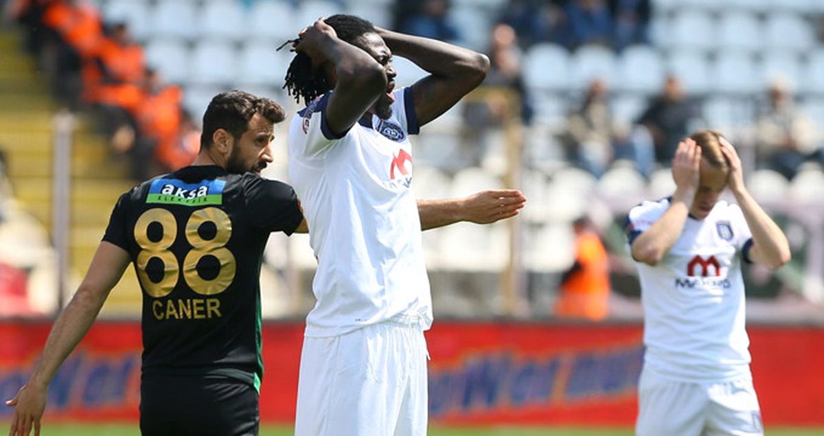 Medipol Başakşehir Deplasmanda Akhisar Belediyespor'a 2-1 Yenildi