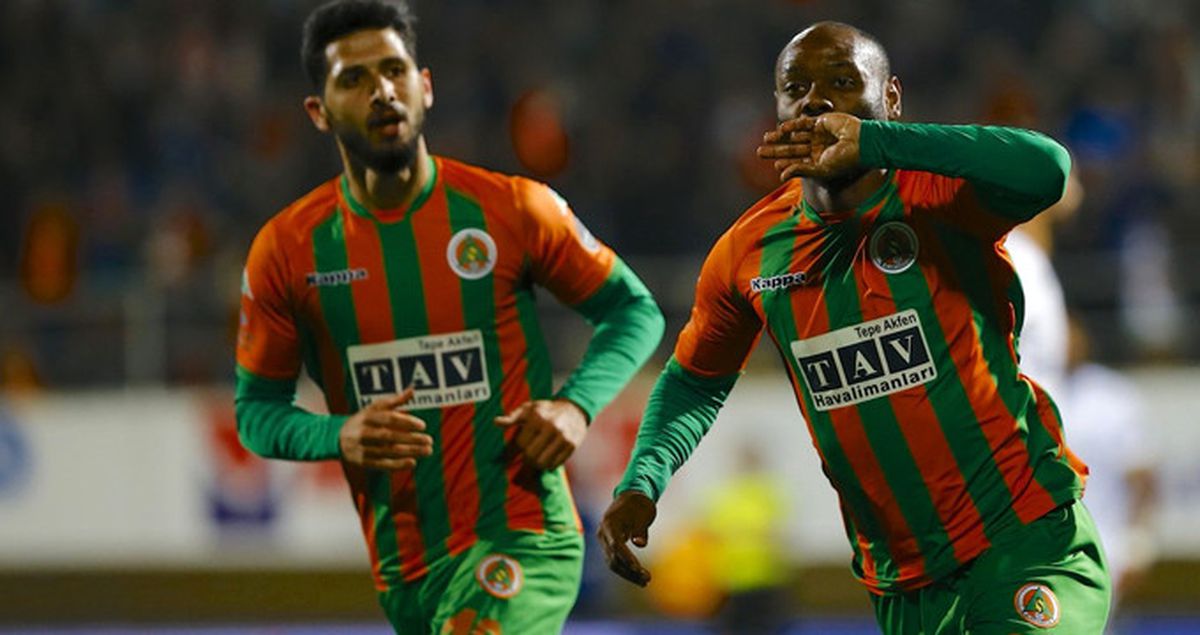 Vagner Love, Gol Duasının Ardından 15 Gol Attı