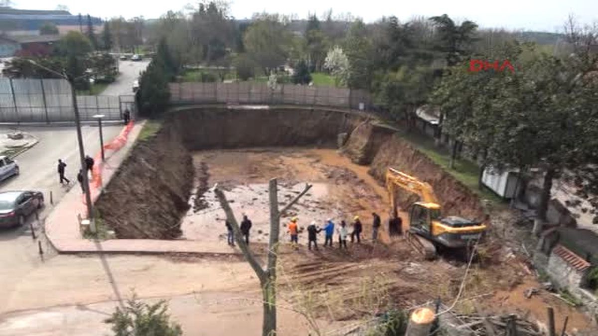 Kocaeli'de İnşaat Kazısında Roma Dönemine Ait Mezarlar Bulundu