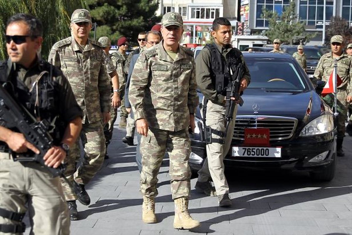 Genelkurmay Başkanı Akar ve Kuvvet Komutanları Diyarbakır'da