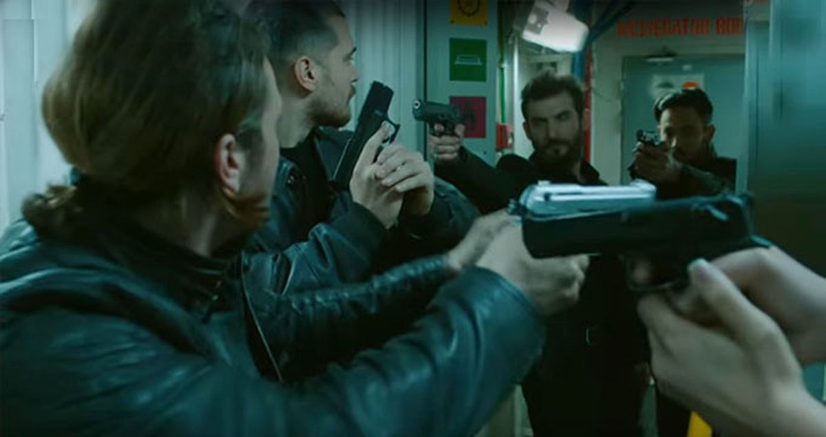 'İçerde'nin Yeni Bölümünde Sarp ile Mert'in Dövüş Sahnesi Nefes Kesecek
