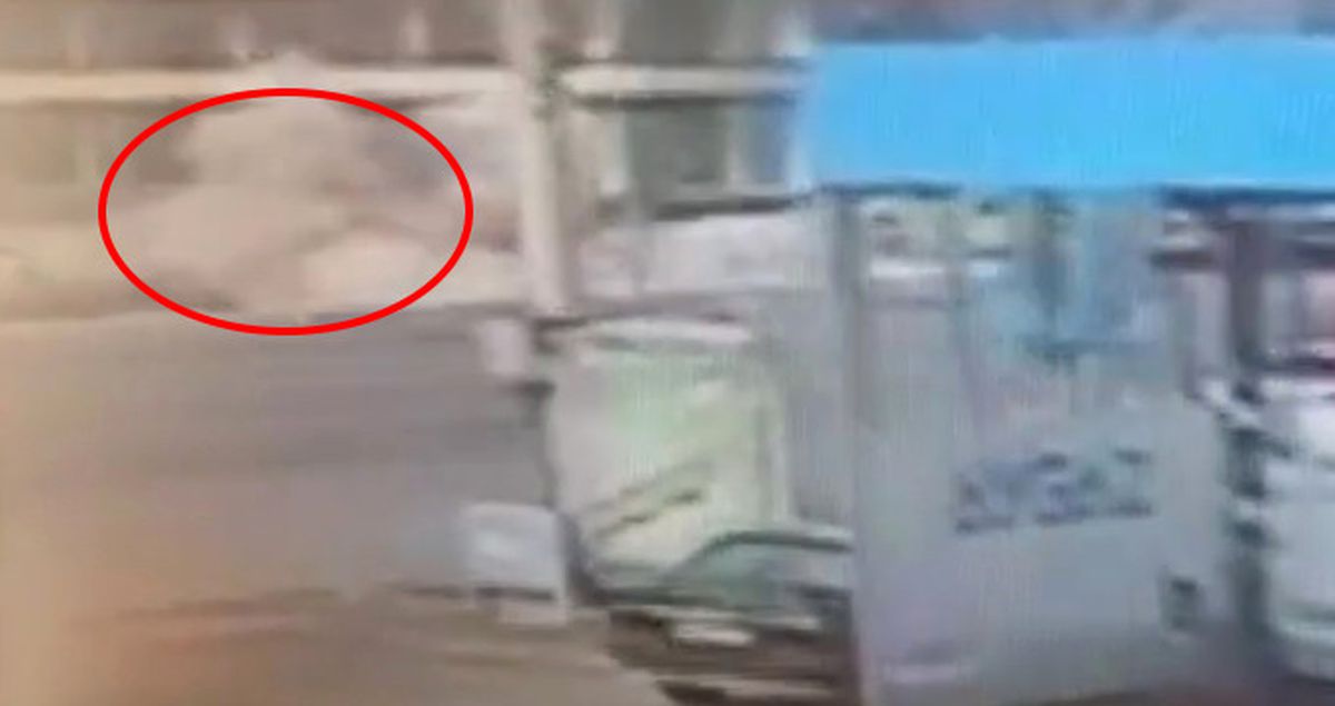 Mersin'de Polis Aracına Bombalı Saldırı Anı Kamerada