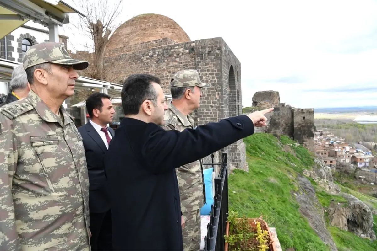 Akar, Diyarbakır ve Batman'da Ziyaretlerde Bulundu