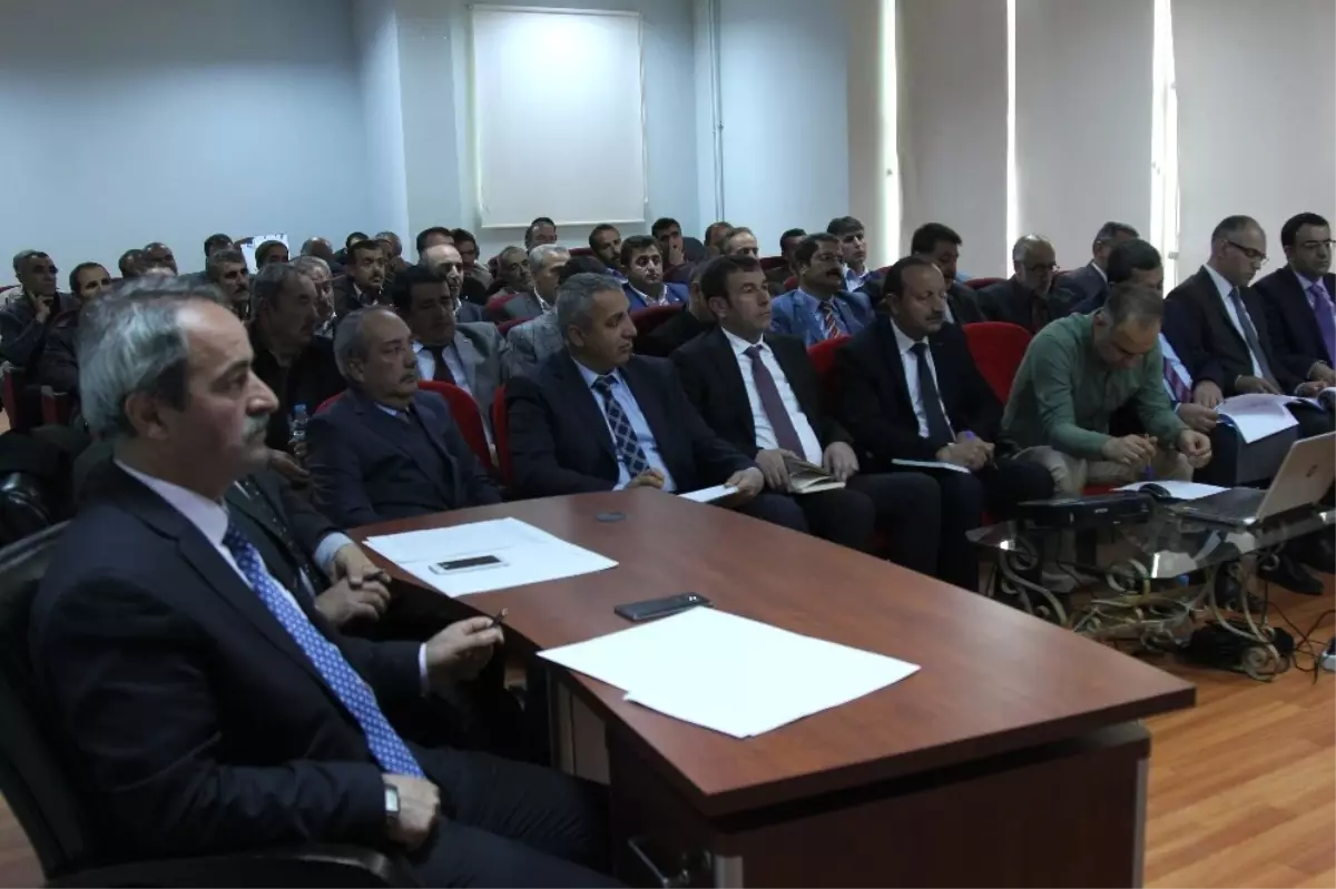 Bahçesaray'da Muhtarlar Toplantısı