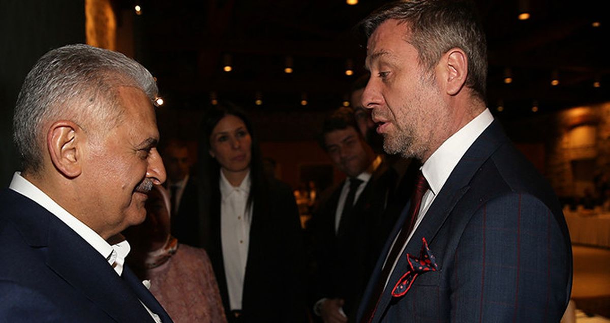 Başbakan'ın Yemeğine Katılan Metin Şentürk'ten Referandum Gafı