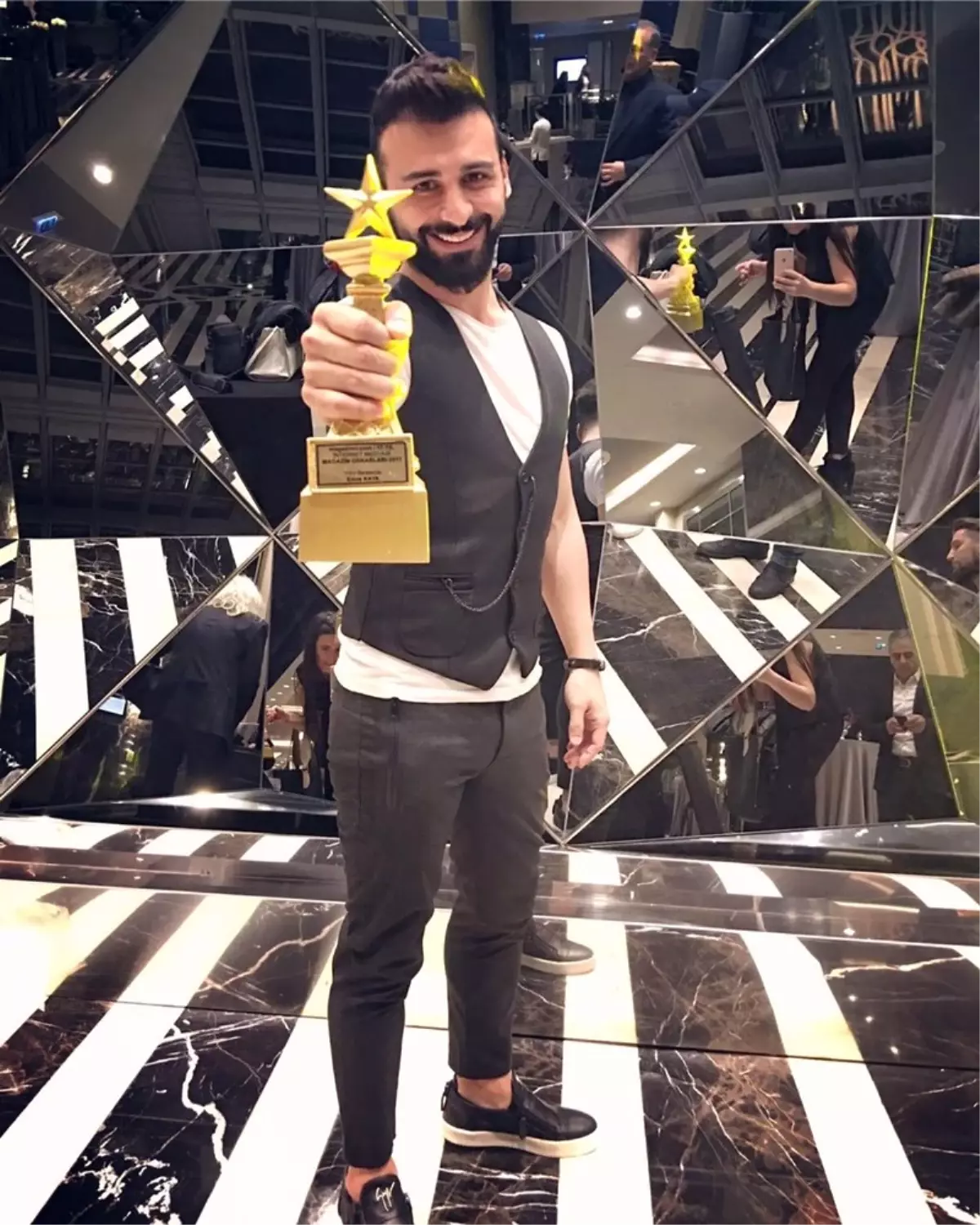 Emre Kaya İkinci Kez 'Yılın Bestecisi' Seçildi