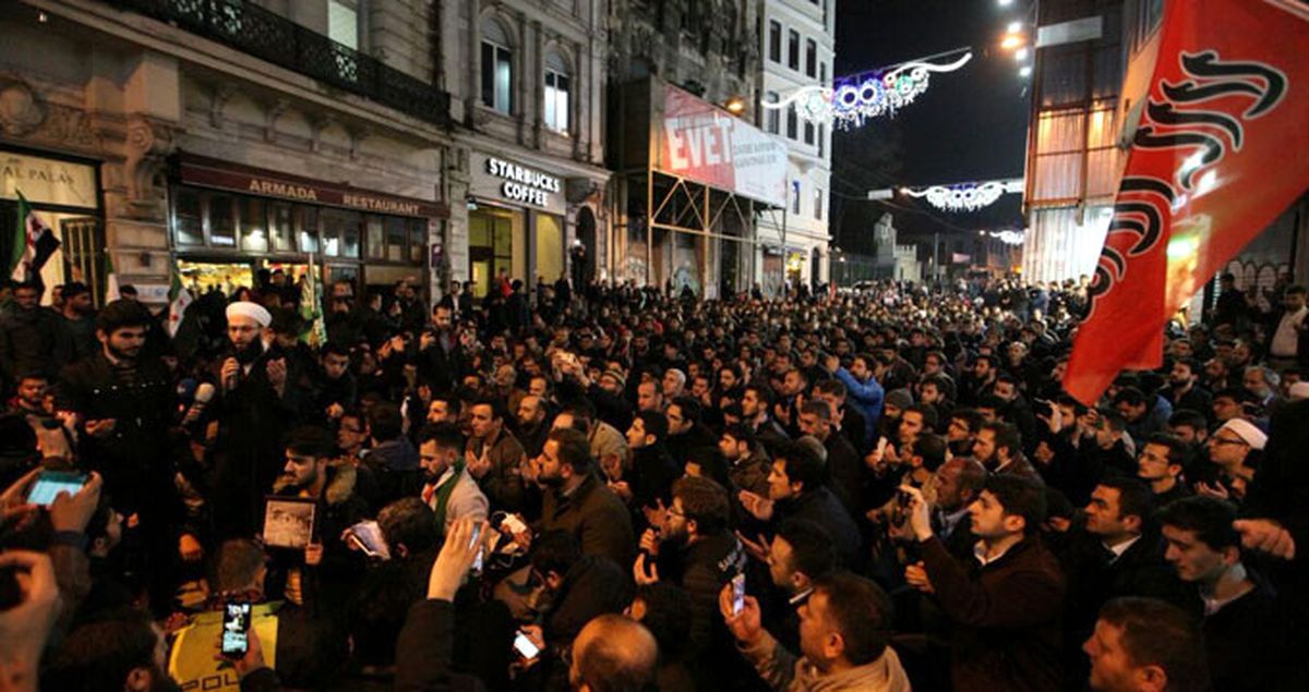 Esad ve Rusya'nın Saldırıları Rus Konsolosluğu Önünde Protesto Edildi