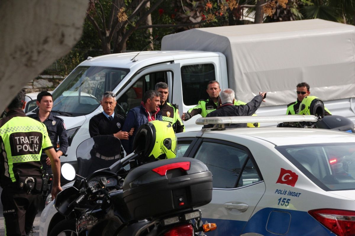 İşten Atılan Personel, Evini Taşımak Için Belediyenin Kamyonetini Çaldı
