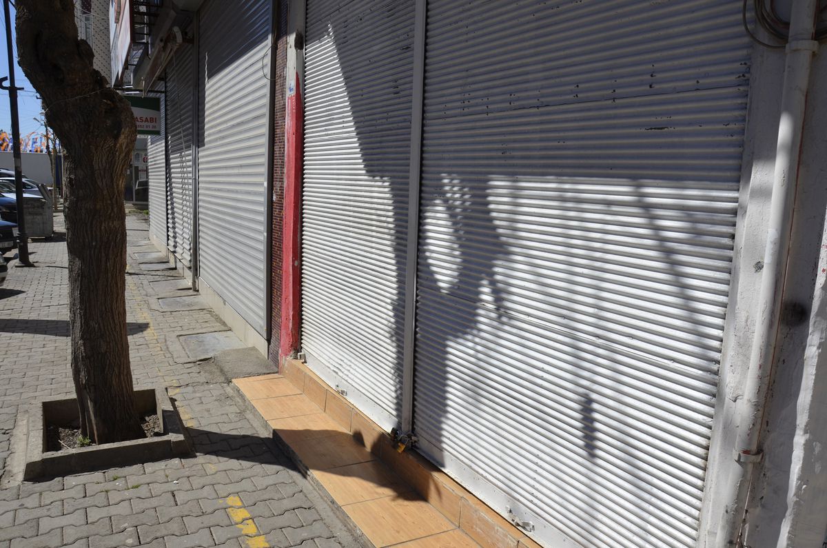 Güvenlik Nedeniyle Trafiğe Kapatılan Cadde Esnafı Eylem Yaptı