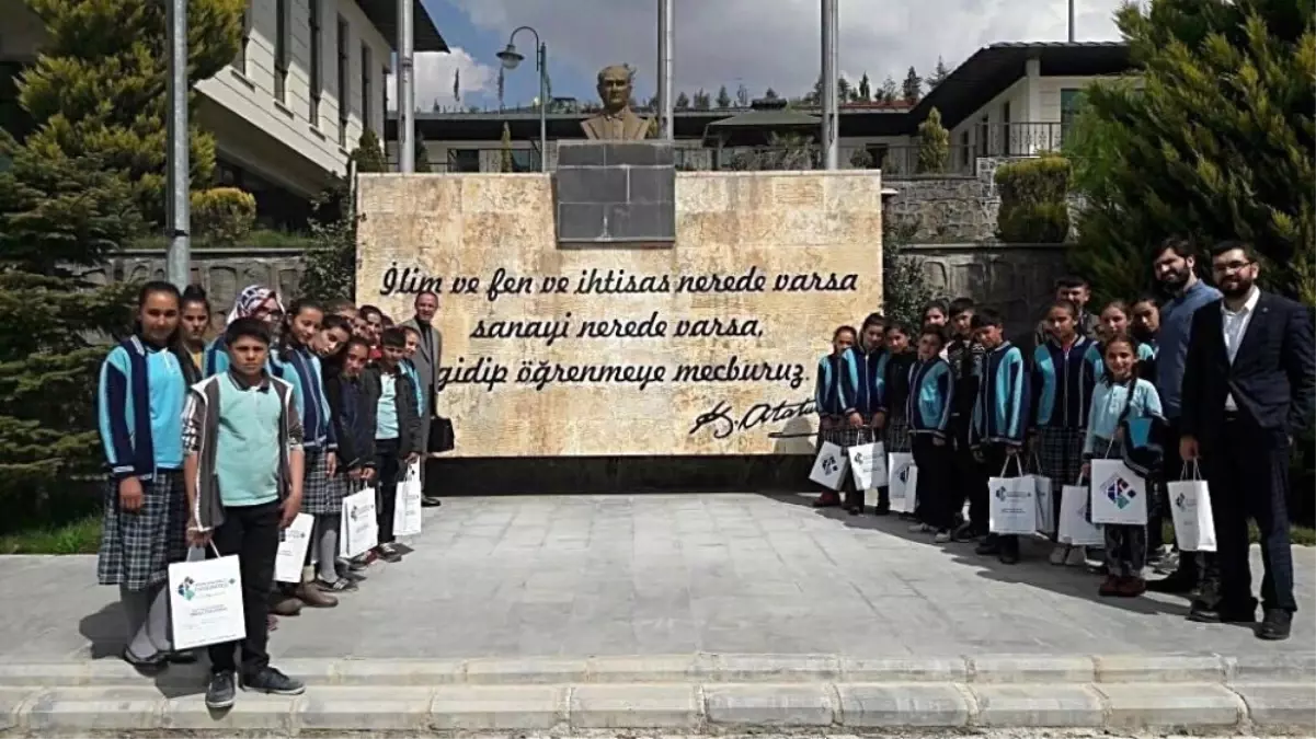 Hkü'den Kitap Okuma Projesine Destek