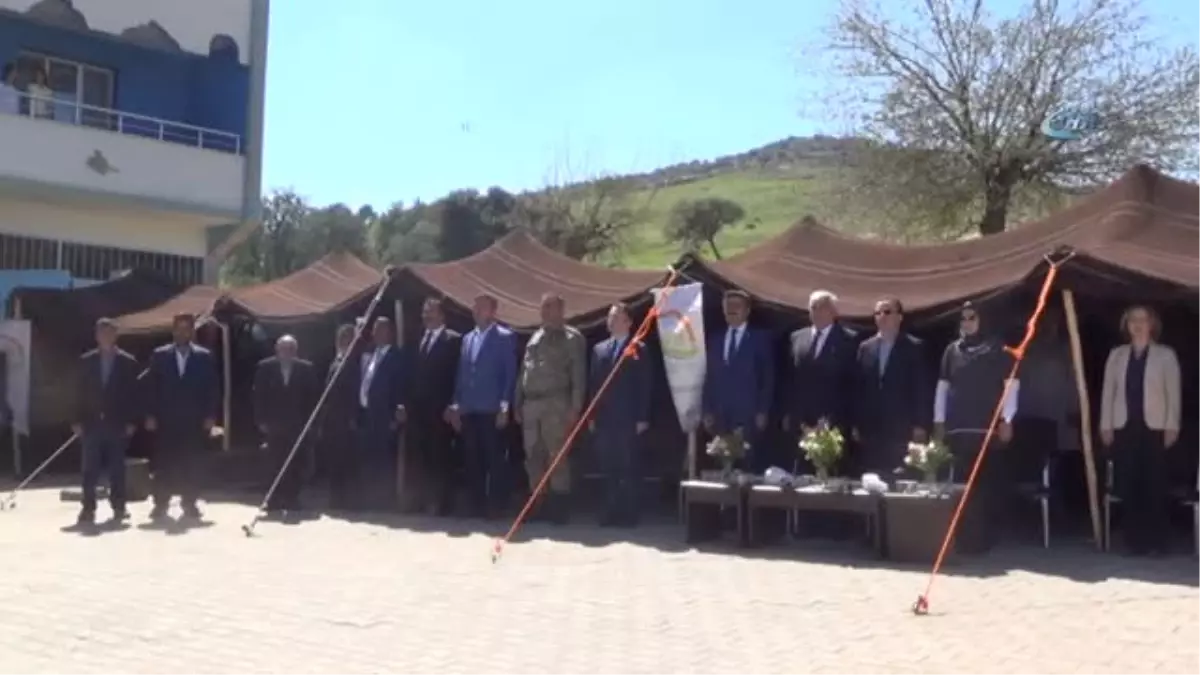 Koyun ve Keçiler, Melodiler Eşliğinde Meralara Salındı