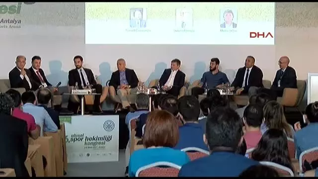 Metin Tekin'den Rıza Çalımbay'a 'Durağan Futbolcu' Esprisi Metin Tekin'den Rıza Çalımbay'a 'Durağan Futbolcu' Esprisi