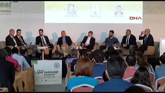 Metin Tekin'den Rıza Çalımbay'a 'Durağan Futbolcu' Esprisi Metin Tekin'den Rıza Çalımbay'a 'Durağan Futbolcu' Esprisi