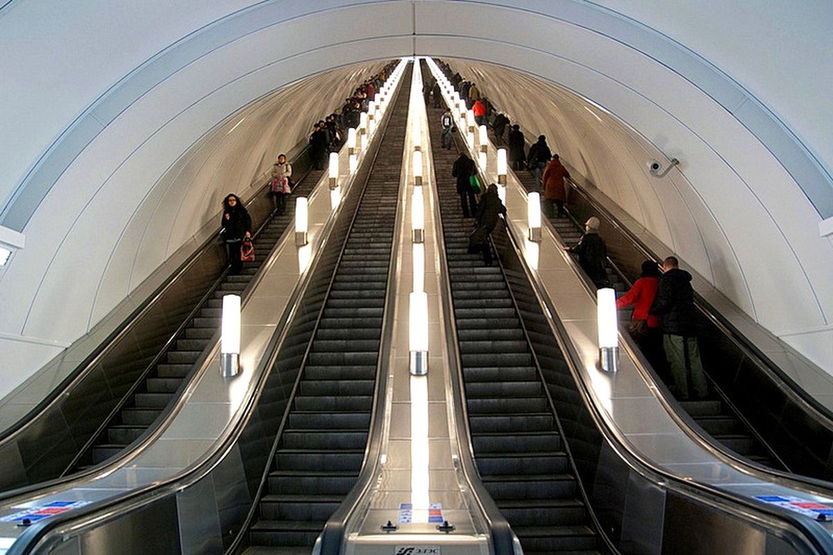 Rusya'da Patlama Olan Metro İstasyonunda Bomba Alarmı